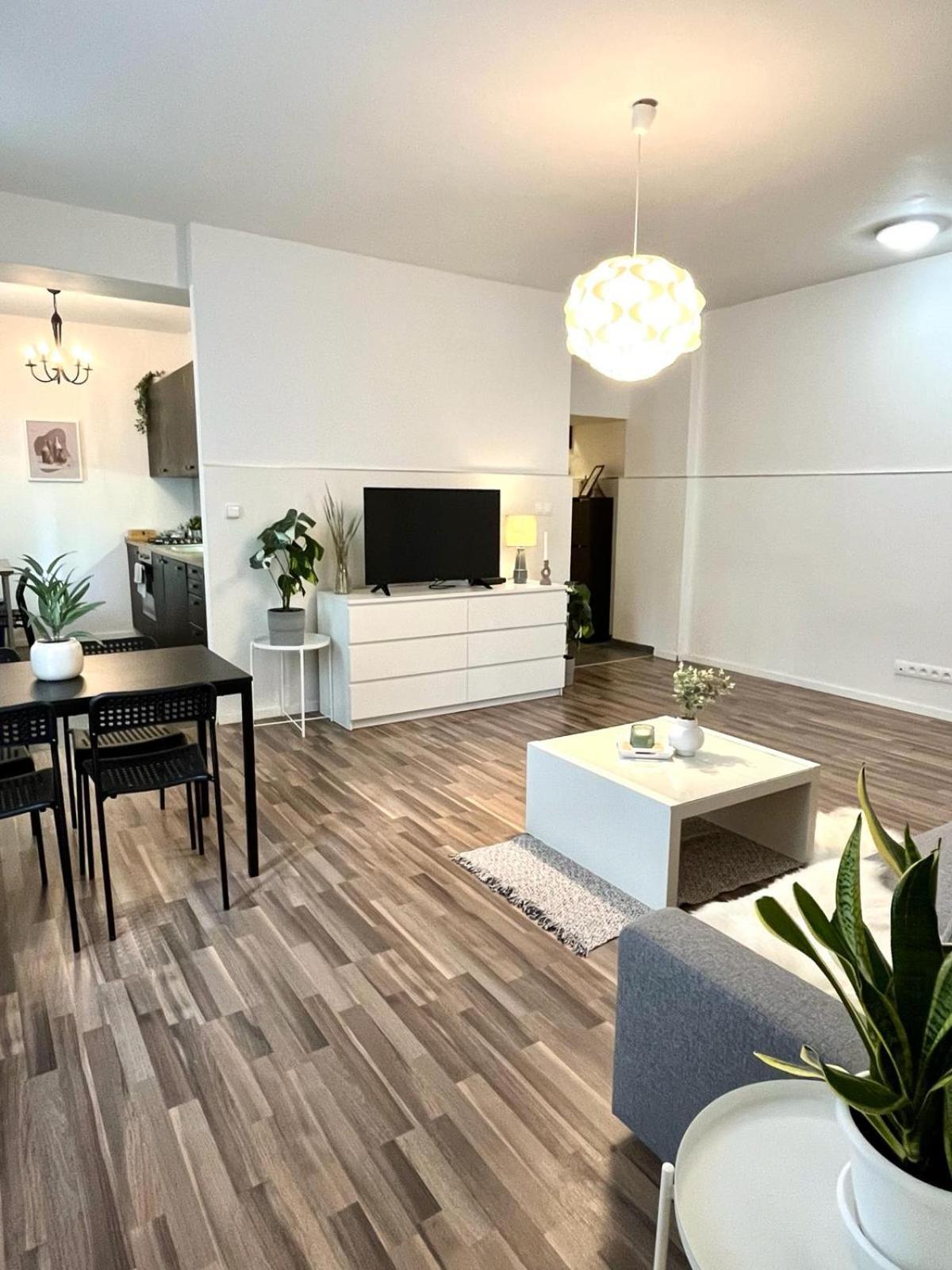 ברטיסלאבה Apartment Adele - Old Town מראה חיצוני תמונה