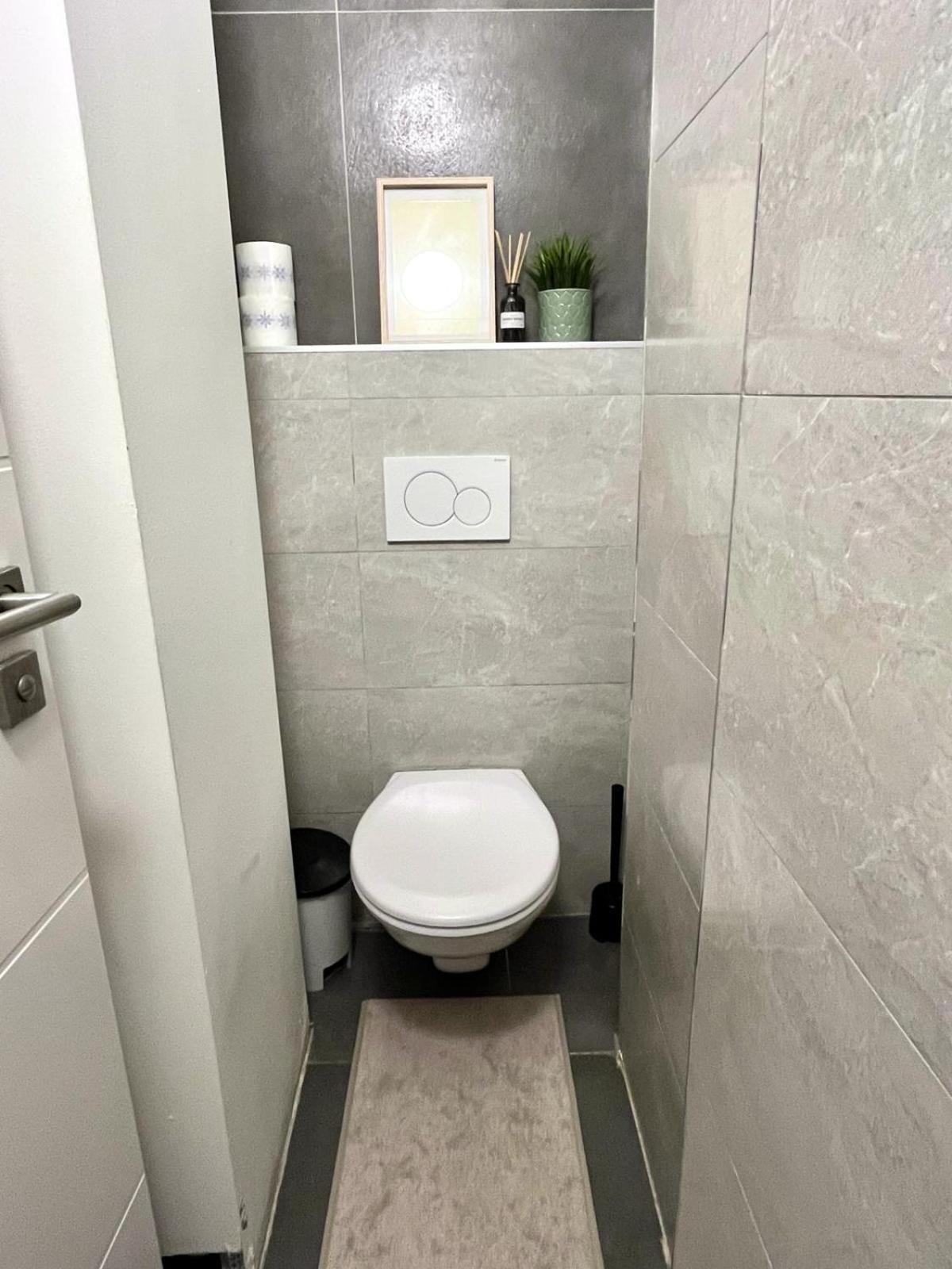 ברטיסלאבה Apartment Adele - Old Town מראה חיצוני תמונה
